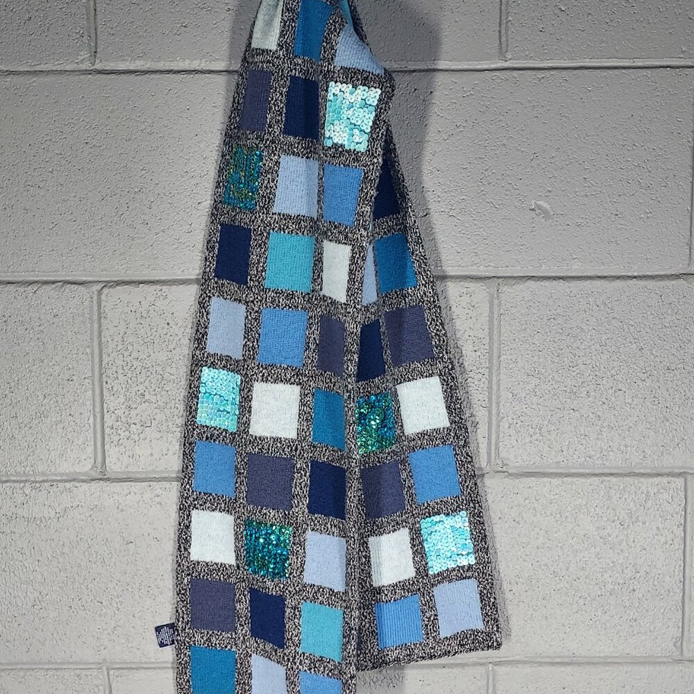 Gap Reversible Scarf Womens 100% Lambs Wool Blue Color Box Pattern Sequined